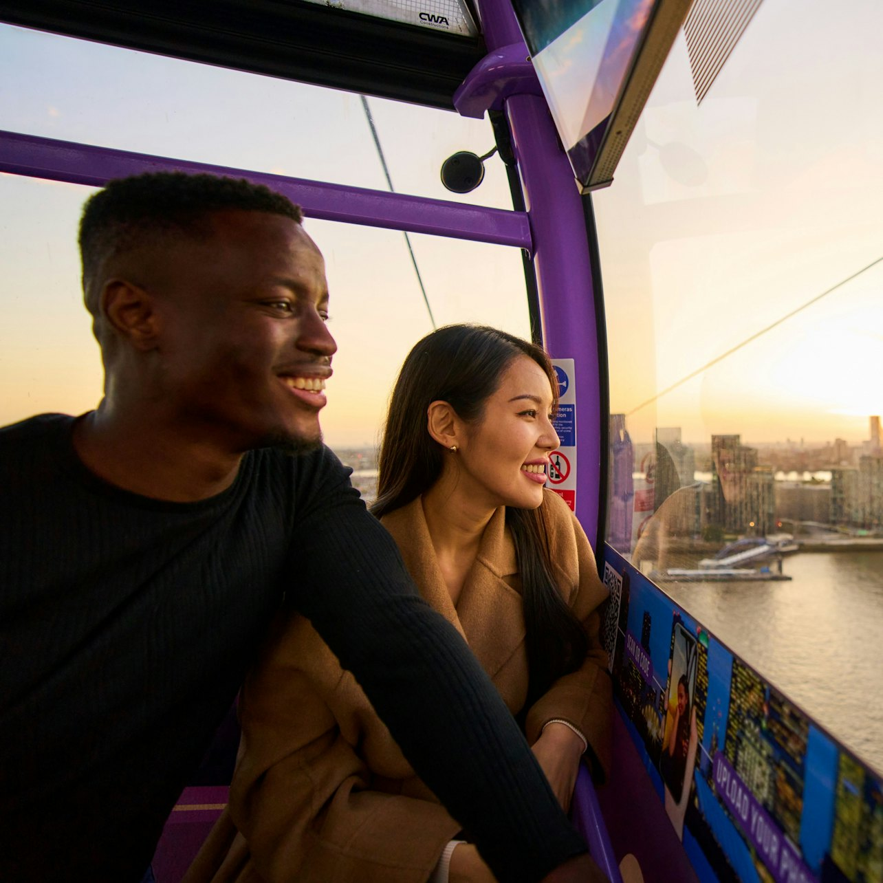 Roundtrip Ticket: Uber Boat by Thames Clippers & IFS Cable Car - Photo 1 of 14